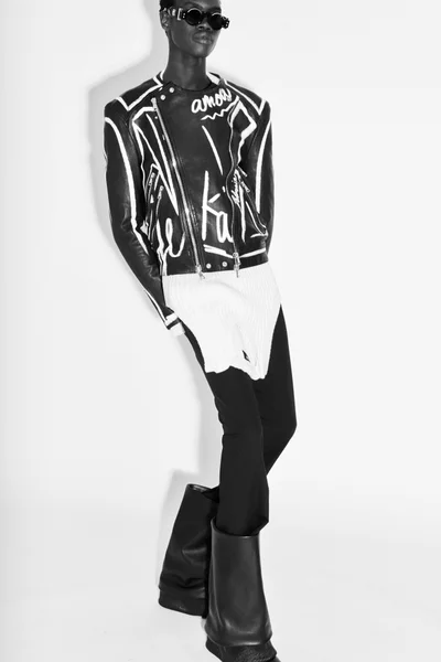 Look 16